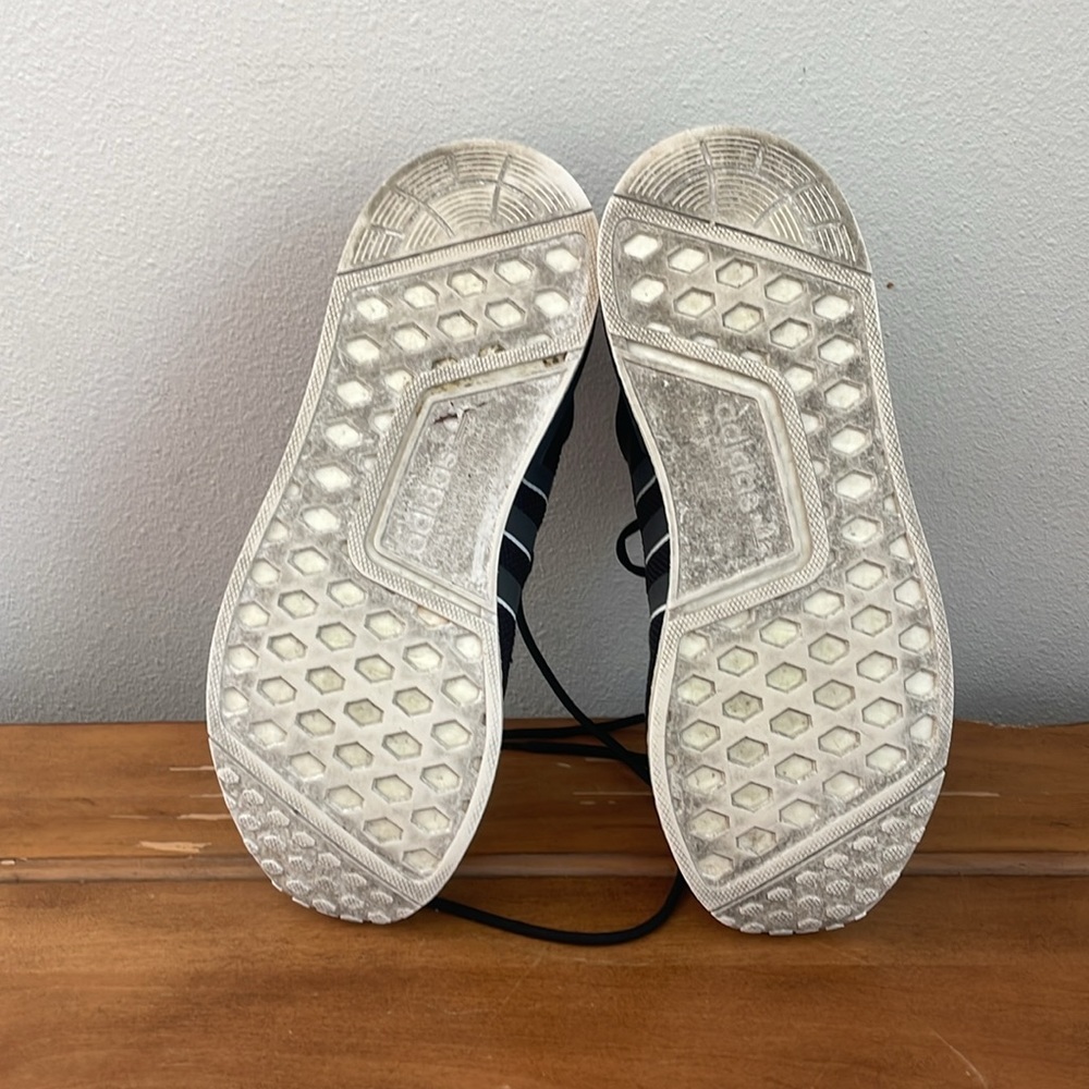 Adidas NMD R1 V2 Shoes Size 10 - Picture 12 of 14